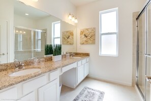 Villa | Badezimmer