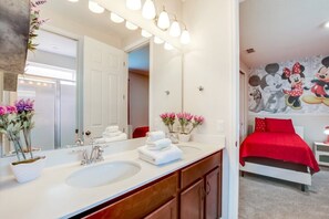 Huvila | 9 makuuhuonetta, ilmainen Wi-Fi