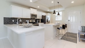 Apartment (4741CT Amazing Story Lake Brand New C) | Exterior