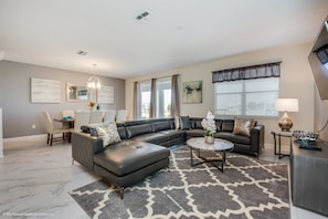 Living room - 1605mc Amazing Champions Gate 8 Bedroom 5 Bed (Davenport)
