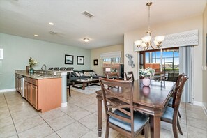 Apartment (8944CUBAN) | Private kitchen