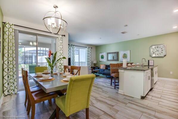 Apartment | Private kitchen - Luxury Champions Gate 4 Bedroom Town Home (Davenport)