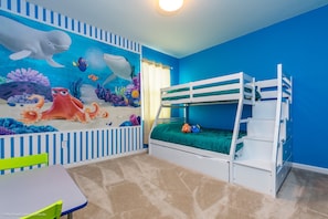 Vila (Spacious and Modern 8 Bedroom 5 Bathr) | 8 quartos, Wi-Fi de cortesia
