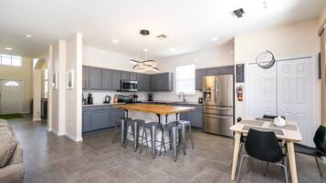 Villa (Luxury 5 Bedroom 4 Bath Villa With B) | Private kitchen | Fridge, microwave, oven, dishwasher