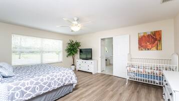 Villa (Luxury 5 Bedroom 4 Bath Villa With B) | 5 bedrooms, free WiFi