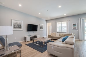 Villa (5406OAKG) | Living room