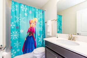 Villa (1580FD  High End Champions Gate Furni) | Bathroom - 1580fd High End Champions Gate Furnished 6 bed (Davenport)