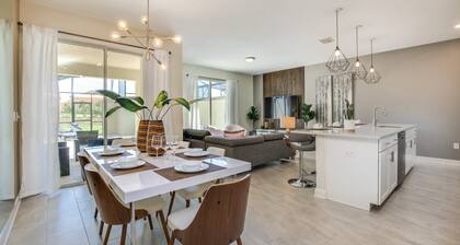 Stinger Villa 8941 Champiosn Gate