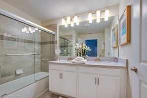 Apartment (8941STIN) | Bathroom - Stinger Villa 8941 Champiosn Gate (Davenport)