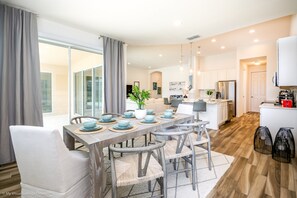 Villa ( 5 Bedroom 5 Bathroom Solterra Resort) | Eksteriør