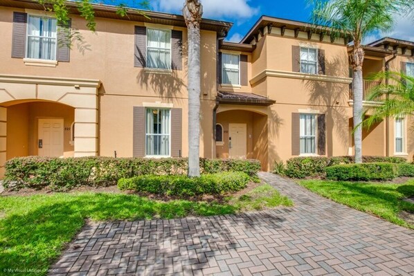 Apartment (2735CALAB) | Exterior