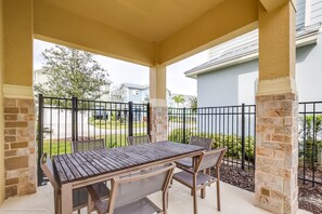 Villa | Balcony - 7770ll Ultimate Reunion Home (Kissimmee)