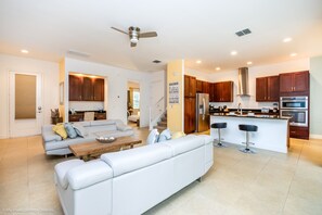 Villa | Living room | Smart TV