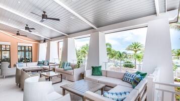 Villa | Balcony