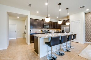 Apartment (4663TERRA) | Private kitchen | Fridge, microwave, dishwasher, coffee/tea maker