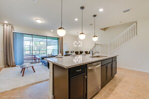 Apartment (4663TERRA) | Private kitchen | Fridge, microwave, dishwasher, coffee/tea maker