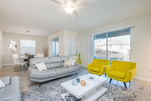 Villa (1565FD  High End Champions Gate Furni) | Living room | Flat-screen TV, foosball