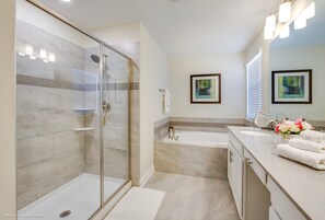 Villa (1565FD  High End Champions Gate Furni) | Bathroom