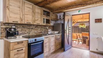 Fridge, stovetop, coffee/tea maker