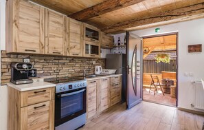 Fridge, stovetop, coffee/tea maker