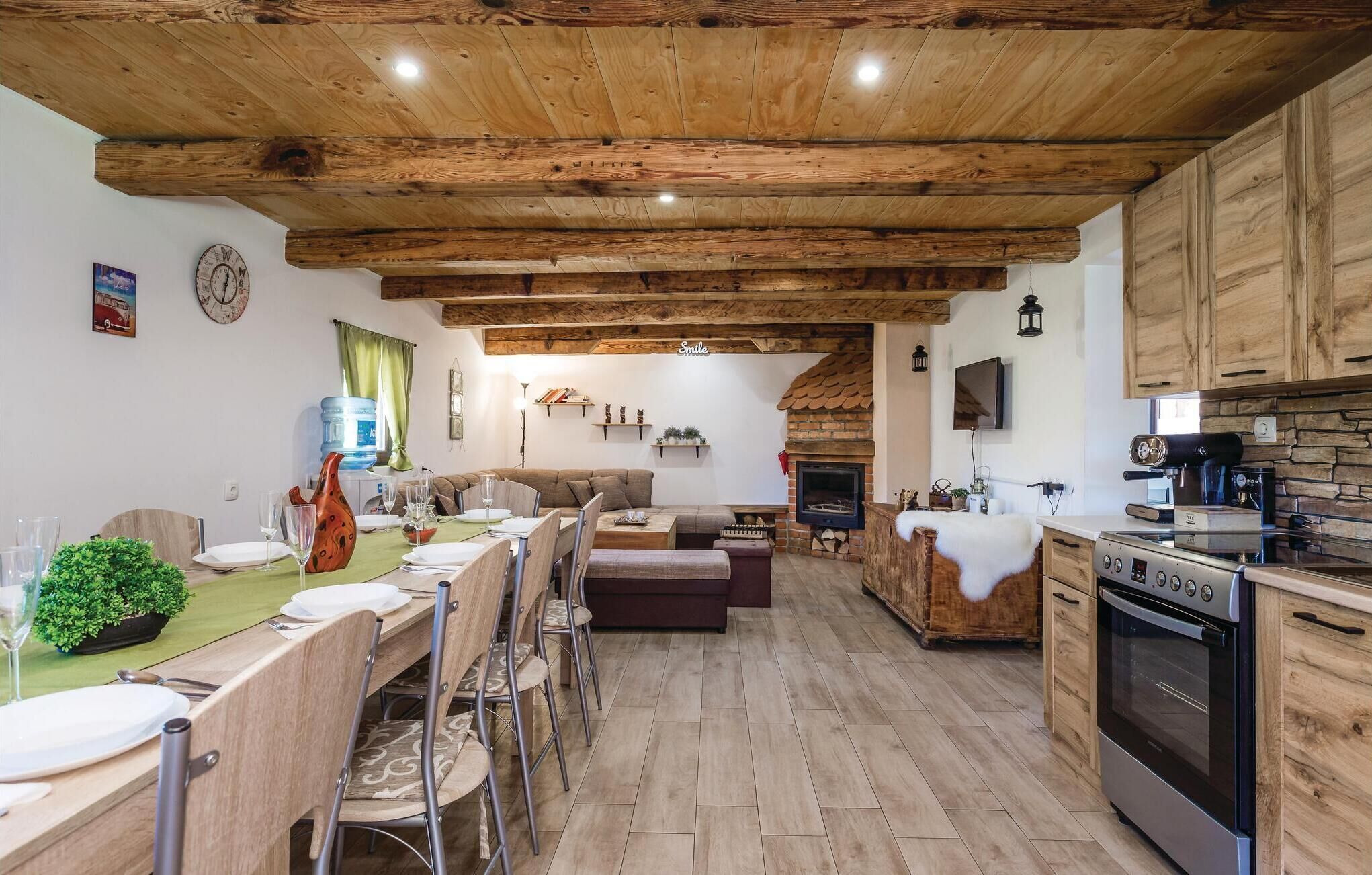 Fridge, stovetop, coffee/tea maker