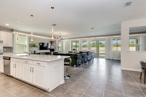 Villa | Private kitchen - 1834cvt New Solara 9 Bedroom 6 Bathroom Resort (Kissimmee)