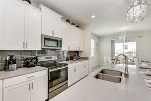 Villa (1561FD  High End Champions Gate Furni) | Private kitchen