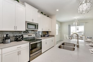 Villa (1561FD High End Champions Gate Furni) | Private kitchen