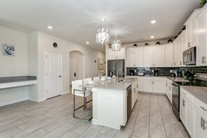 Villa (1561FD  High End Champions Gate Furni) | Private kitchen