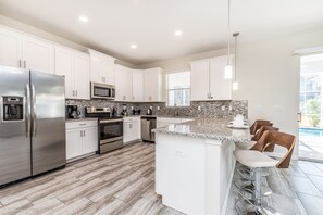 Villa (1570OL High End Champions Gate Furnis) | Private kitchen