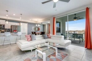 Huoneisto (3111U307 Amazing Story Lake Brand New) | Olohuone | Taulutelevisio