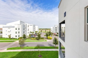 Condo (3111U307 Amazing Story Lake Brand New) | Property grounds