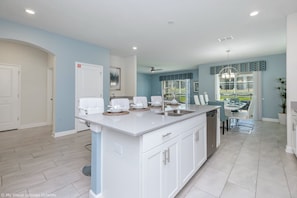 Villa (1564FLANGE) | Private kitchen | Dining tables