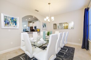 Villa (42010V Luxury 6 Bedroom 4.Bath  Home )