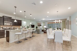 Villa | Private kitchen - Bengal Court Villa Windsor At Westside 1 (Kissimmee)