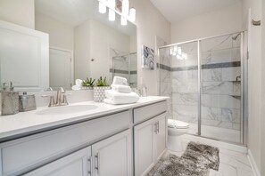 Villa | Bathroom