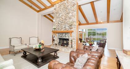 Ultimate 6 Bedroom 5 Bathroom On Bay Hill 5824ta