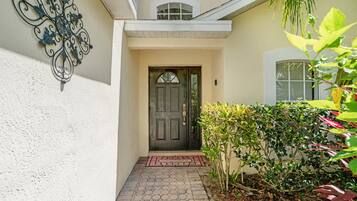 Villa (234GLEN Fantastically decorated 4 bed) | Exterior