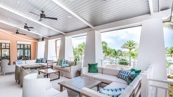 Vila (1787CVT Luxury 6 Bed Villa with Saltw) | Balkon