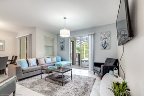 Apartment (790PBEACH Sleeps 11 ) | Living room