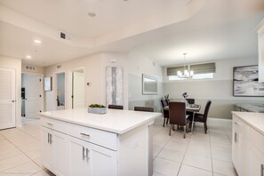 Apartment (4741CT UNIT101  Amazing Story Lake Br) | 3 bedrooms, free WiFi - 4741ct Unit101 Amazing Story Lake Brand New Condo (Kissimmee)