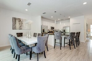Private kitchen - 518mb New and Modern 8 Bedroom 5 Bathroom Villa (Kissimmee)
