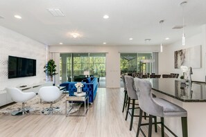 Villa | Wohnzimmer | Flachbildfernseher