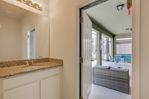 Villa (6091BROADOAK) | Bathroom