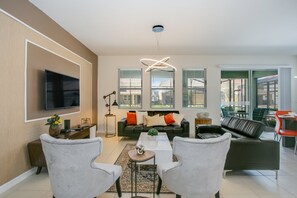 Villa (6091BROADOAK) | Wohnzimmer | Flachbildfernseher