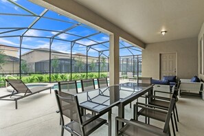 Villa (7028OAKWOOD) | Restaurante al aire libre