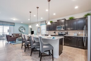 Private kitchen - 1598ima Ultimate 8 Bedroom 6 Bathroom (Kissimmee)