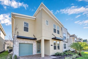 Villa (2745BMD) | Exterior