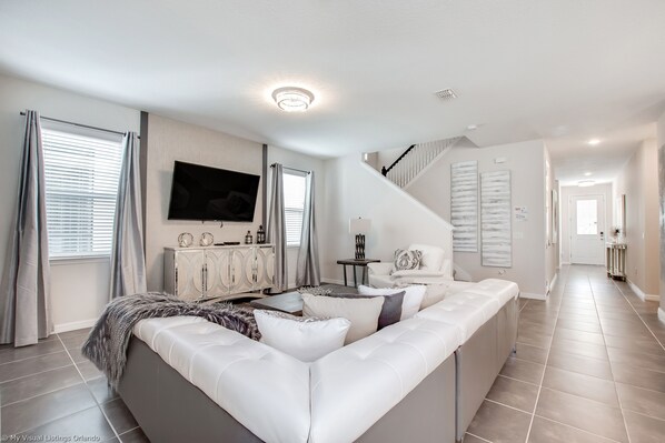 Villa (1504 new Luxury 6 Bed Villa with  Poo) | 6 habitaciones y wifi gratis 