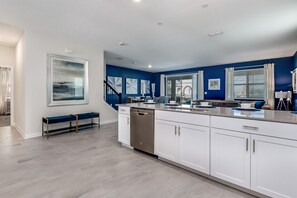 ハウス (4629TARGET 9 BR Villa With Games Room) | 専用キッチン